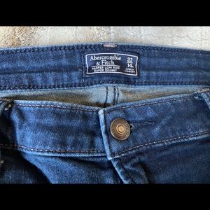 Abercrombie & Fitch 14R 🌿